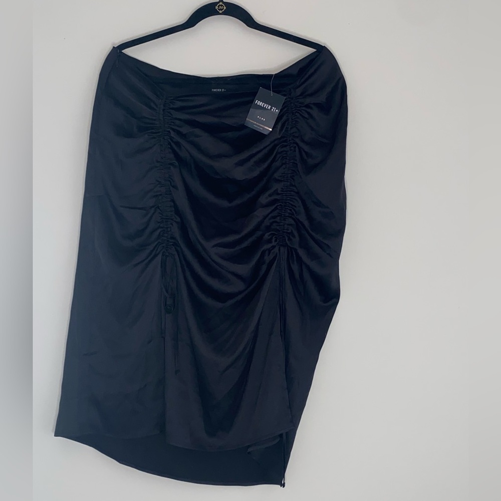 Forever 21+ Black Skirt - Adjustable Calf 1x
